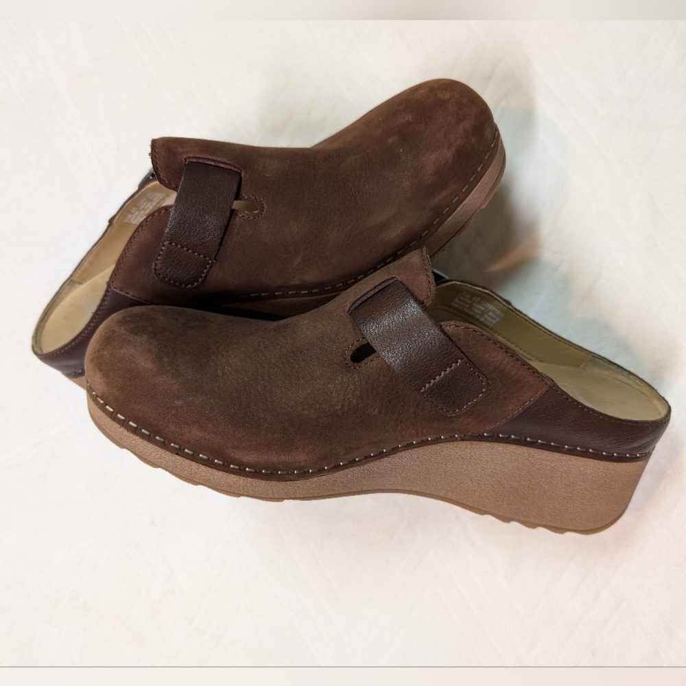 Dansko Womens Caia Nubuck Mule - size 40 - Like new - Brown Milled